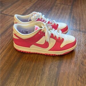 Like new kids dunks